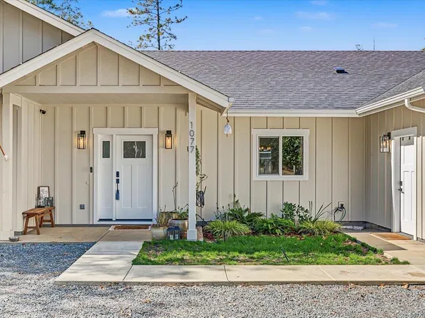 1077 Ellison Loop, Merlin, OR 97532