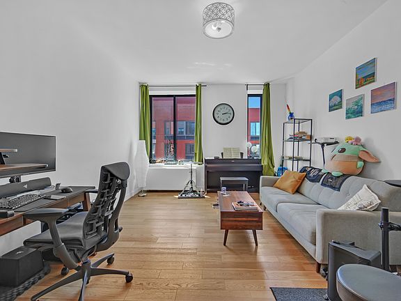 3rd image of 8 Vanderbilt Ave APT 11J