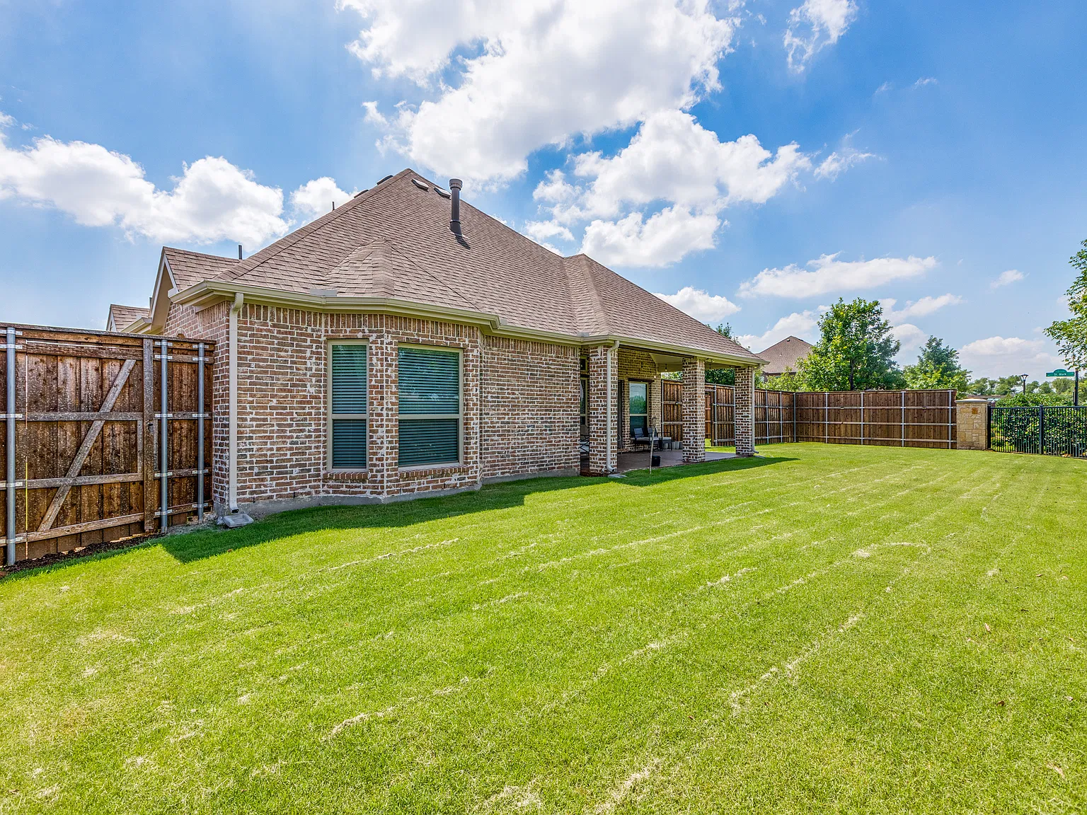 4 bed, 2106 sqft, $3,500 — Photo 4