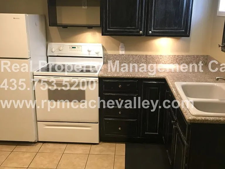 325 Boulevard #1-3 — Photo 4