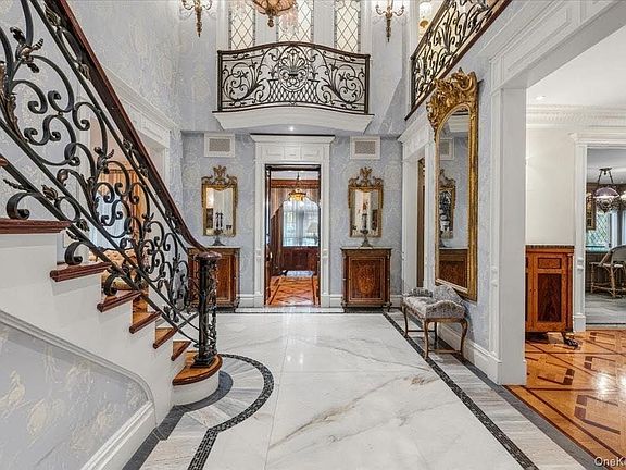 4th image of 17 Sutton Place