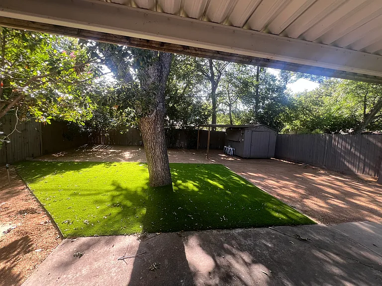 3221 Greene Ave — Photo 24