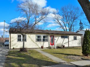 1110 Larkdale Row, Wauconda, IL 60084