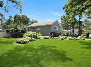 52 Ontario St, Huntington, NY 11743