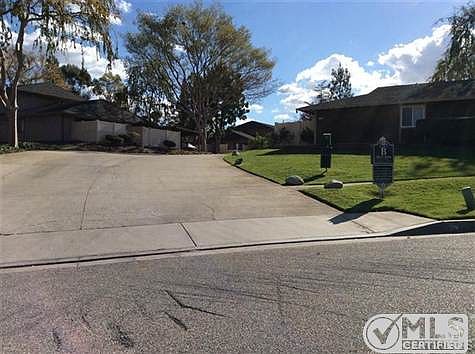 Entrance. The unit is on the back