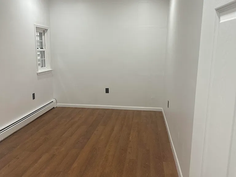 107 Magnolia Ave #2R — Photo 9