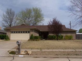 2413 Kingston Rd, Ponca City, OK 74604