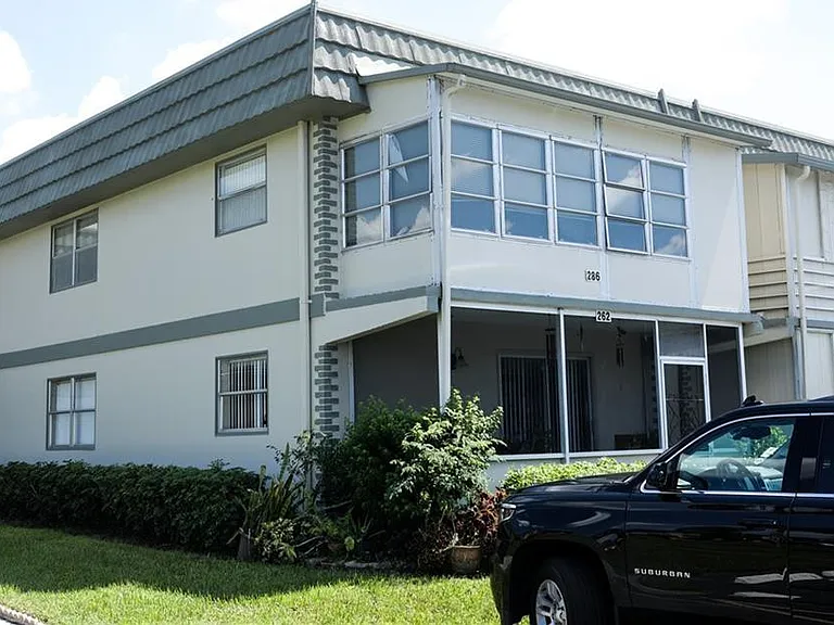 286 Monaco Way #F — Photo 4