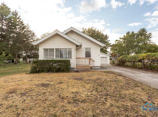 980 Mambrino Rd, Oregon, OH 43616