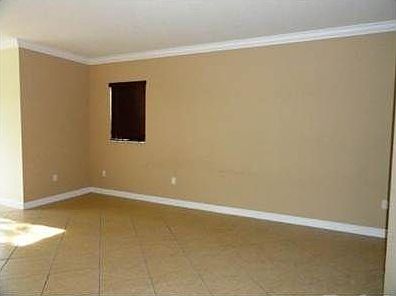 5th image of 374 NE 27th Ave Unit 204