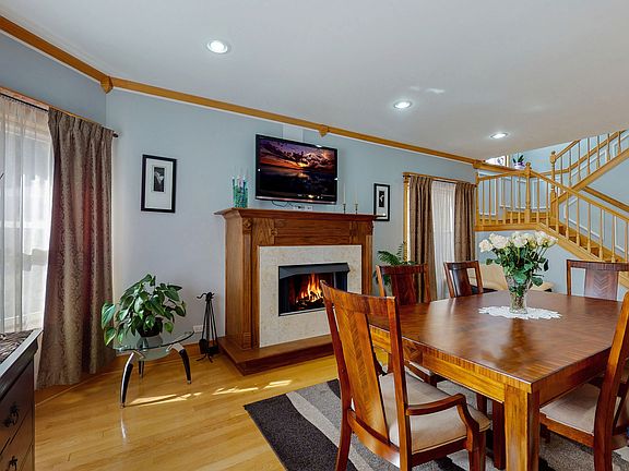 4th image of 2924 N 73rd Ct