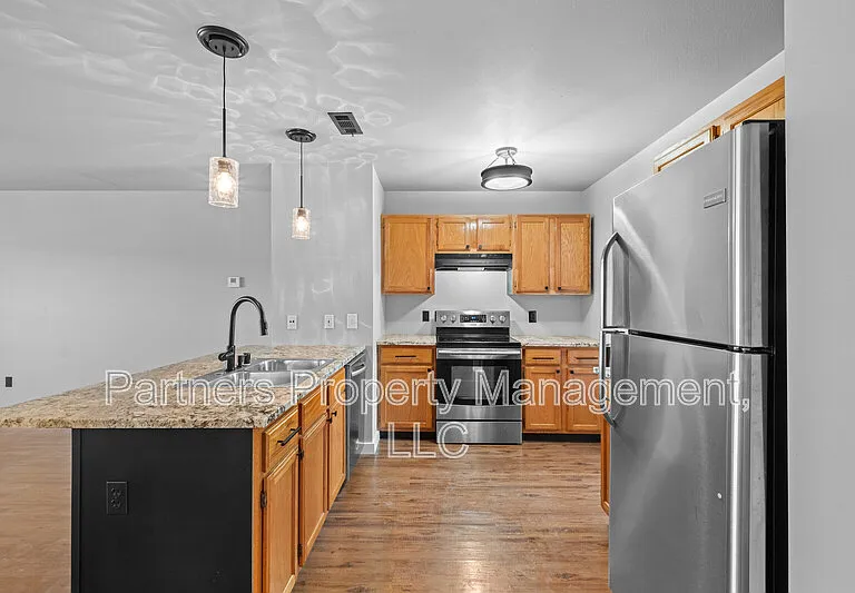 825 N Leverett Ave #2 — Photo 7