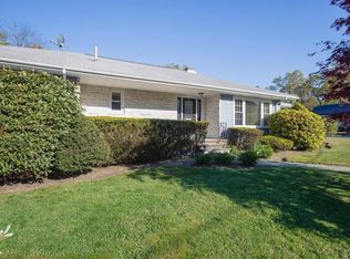 11 Highcrest Rd, Fall River, MA 02720