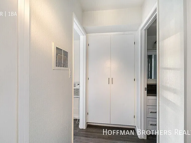 20326 Saticoy St #7 — Photo 5