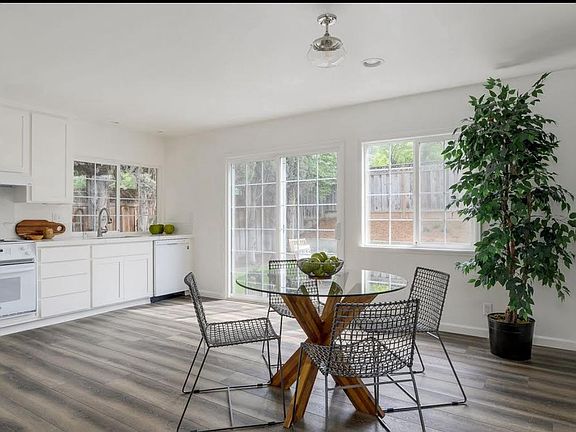 2nd image of 337 Vineyard Dr
