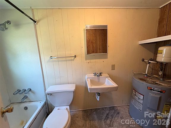 5th image of 509 Denver St