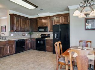 718 Woodson Dr, Caldwell, TX 77836