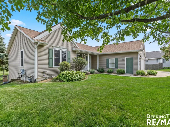 696 Ridgefield Ct, Coopersville, MI 49404