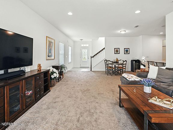 4th image of 103 BROOKGREEN Way
