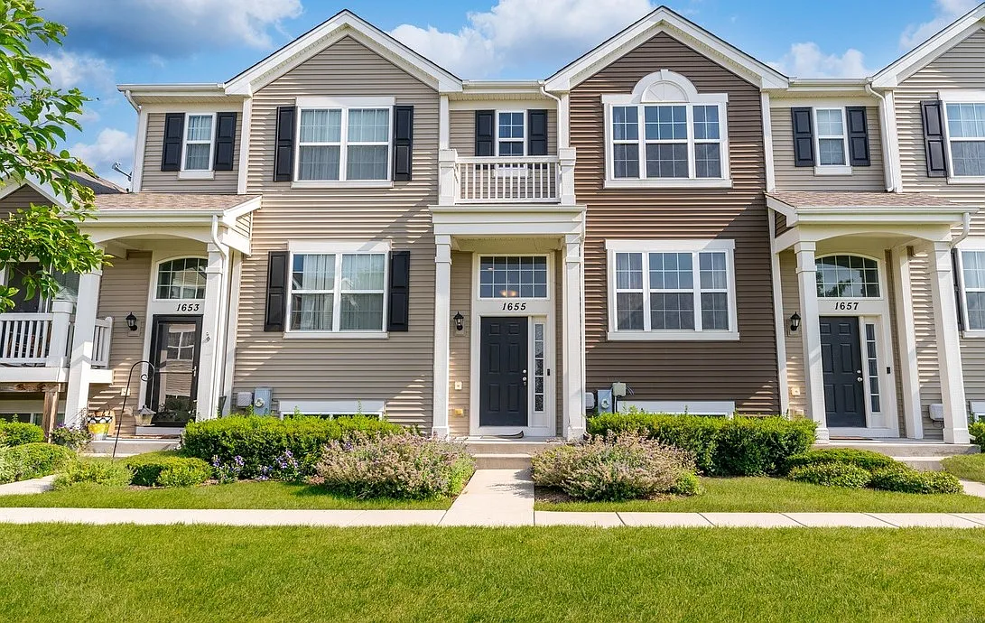 3 bed, 2.5 bath, 1757 sqft, $2,550 — Photo 1