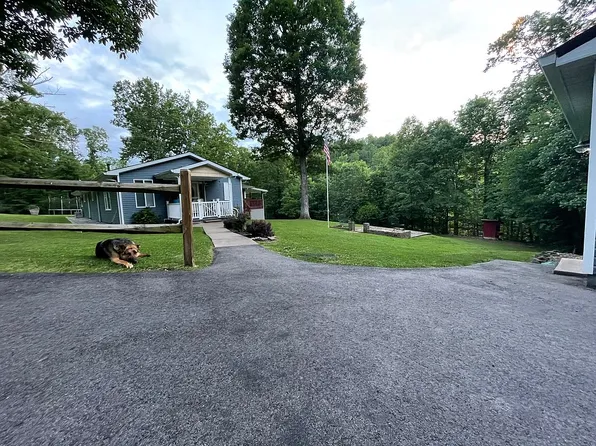 14403 McLane Pike, Liberty, WV 25124