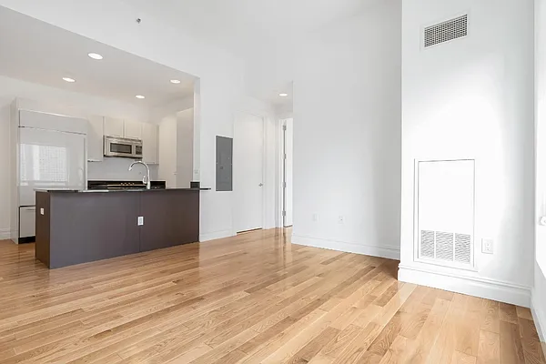 Rented by RELO REDAC INC. | media 15