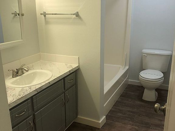 5th image of 750 SW Harrier Cir APT 3
