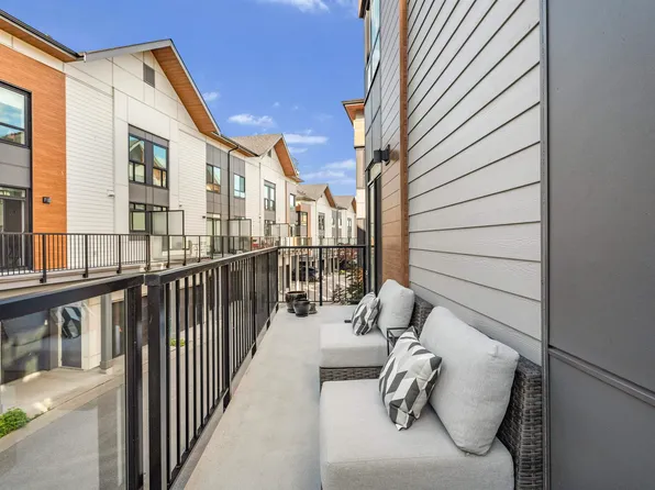 15151 Edmund Dr #60, Surrey, BC V3S 0B2