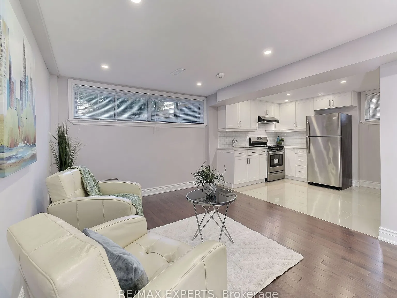 3 bed, $2,400 — Photo 1
