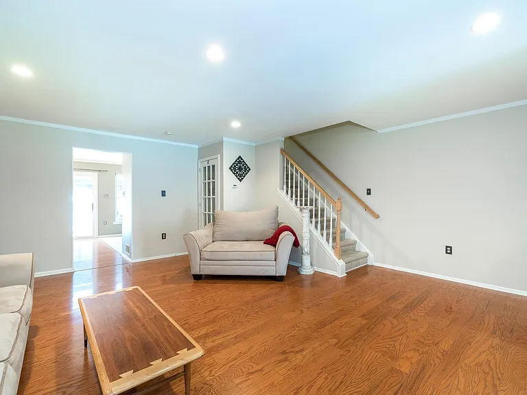 8165 Heritage Dr — Photo 3