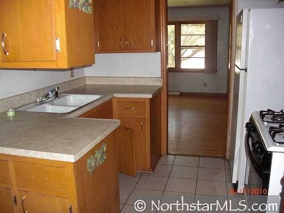 4th image of 1339 Arlington Ave E
