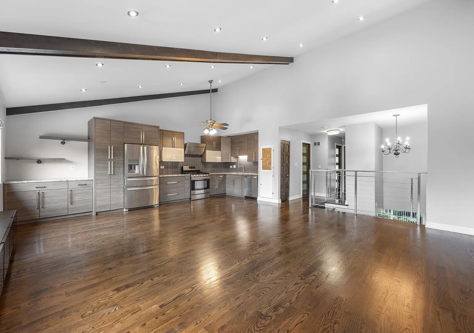 3 bed, 1.5 bath, 1421 sqft, $2,750 — Photo 3