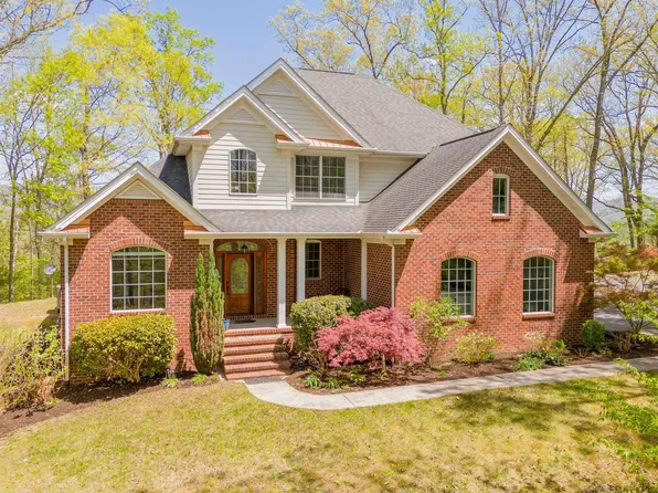 106 Mountain Laurel Ln, Pembroke, VA 24136