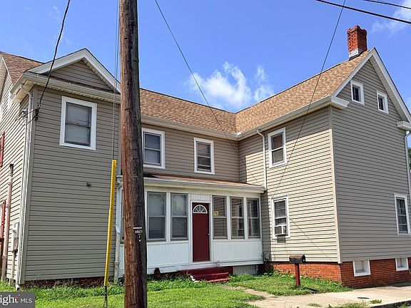 4th image of 400 NW Front St
