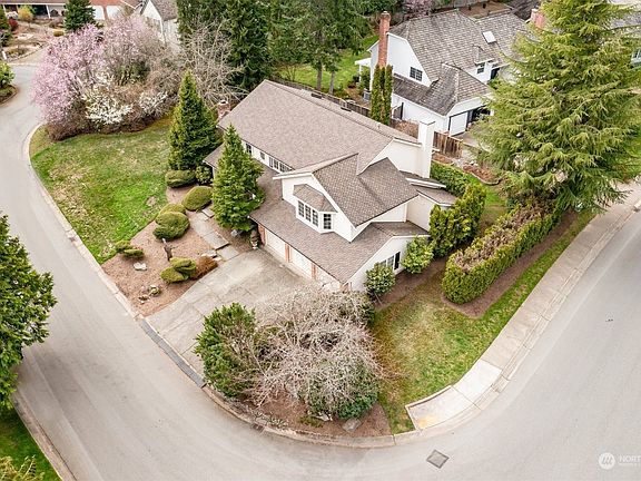 2nd image of 3633 204th Pl NE