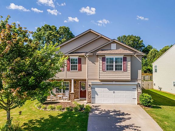 2nd image of 211 Harlequin Dr