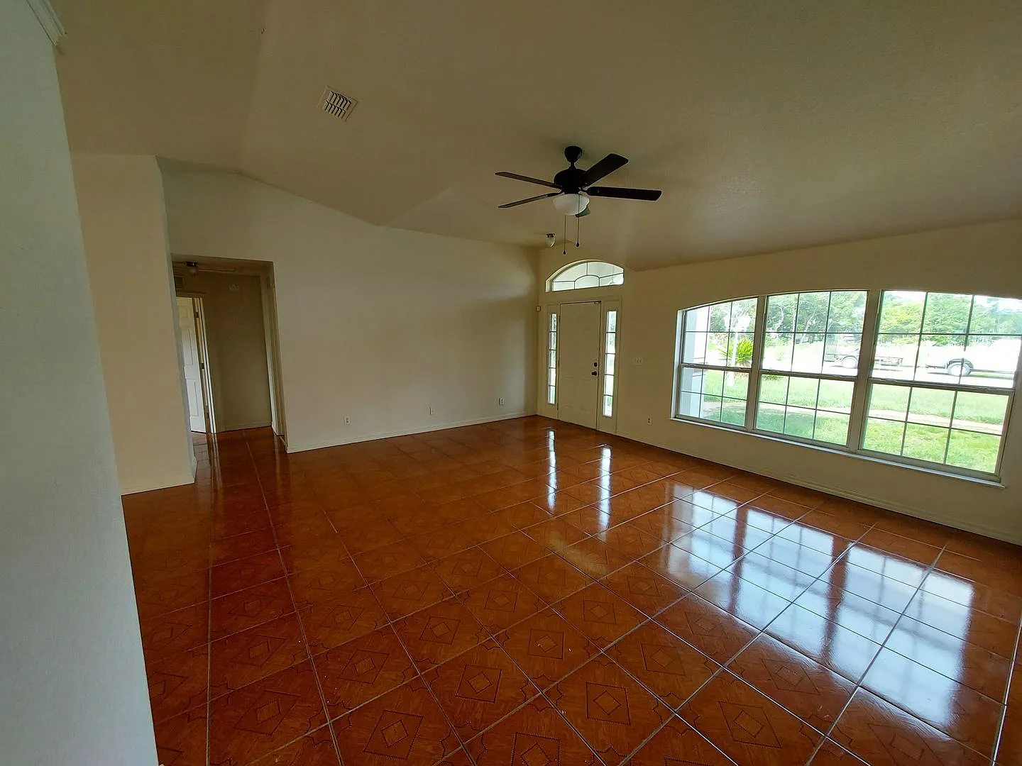 14431 Sw 32 Terr Rd — Photo 2