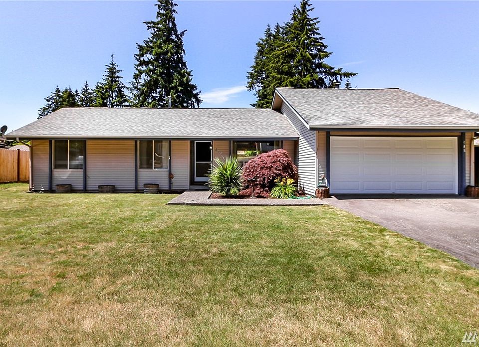 1st image of 548 NE Conifer Dr