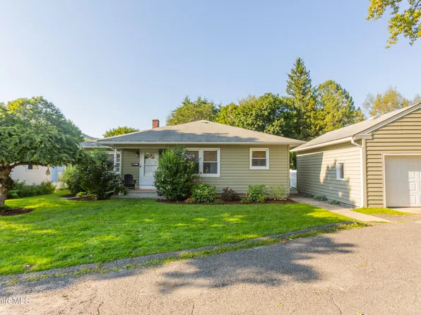 8 McKinley St, Adams, MA 01220