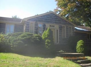 10 Woodlawn Ave, Hampton Falls, NH 03844