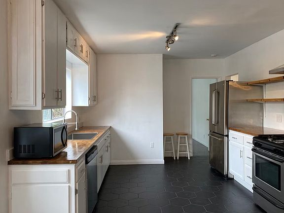 5th image of 2107 W Reservoir St
