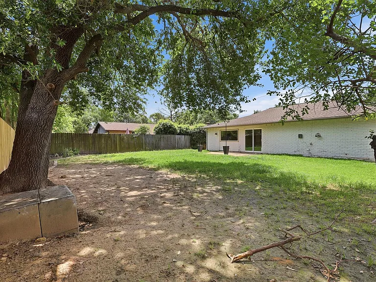 4035 Cypressdale Dr — Photo 17