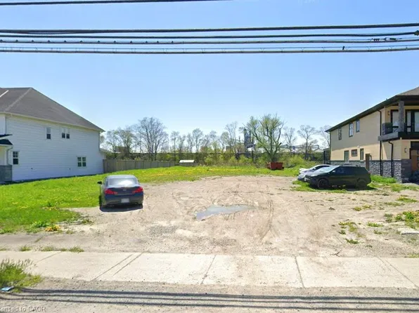 344 Beach Blvd, Hamilton, ON L8H 6W2