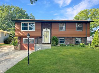 2402 Birch Ln, Rolling Meadows, IL 60008