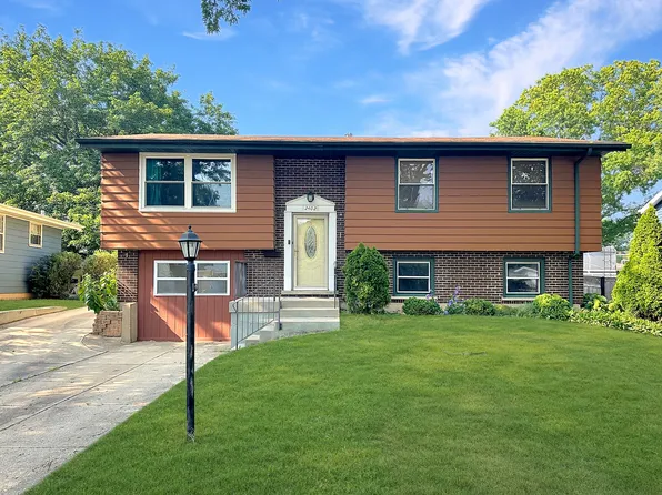2402 Birch Ln, Rolling Meadows, IL 60008