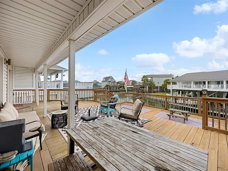 1114 Tiki Dr — Photo 33