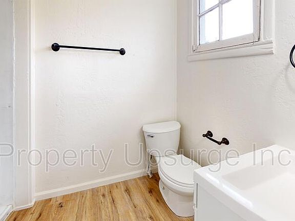 3rd image of 2716 Virginia Ave