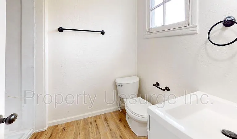 2716 Virginia Ave — Photo 3