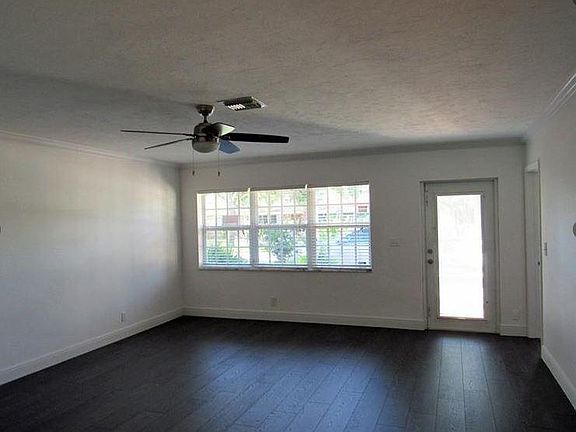 4th image of 1921 NE 29th St #1