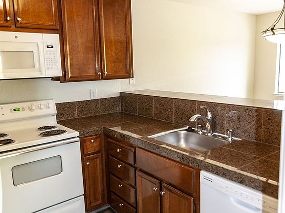 3rd image of 5691 Makati Cir